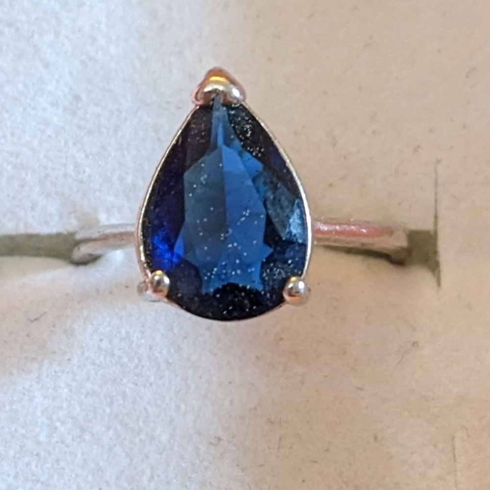 Elegant Silver and Blue Gemstone Ring, T1B8G